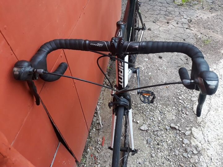 Шоссейный велосипед Giant Defy 3