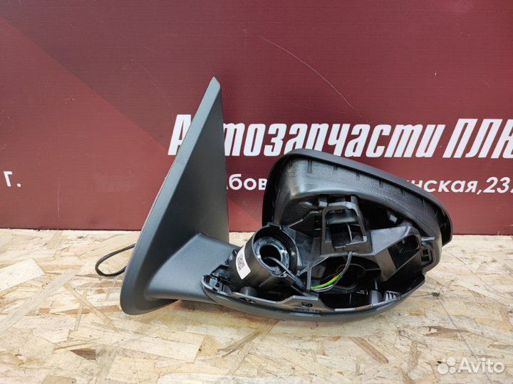 Зеркало заднего вида боковое левое Renault Duster