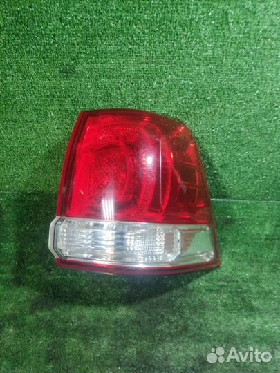 Фонарь задний правый Toyota Land Cruiser 200