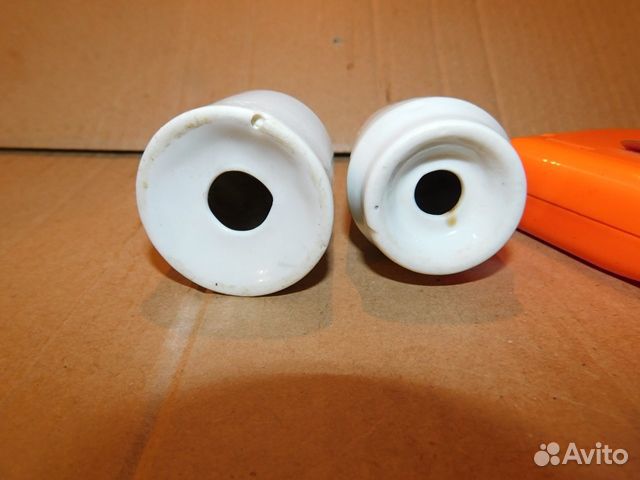 2 Антикварные, фарфоровые перечницы-солонки ри-ран