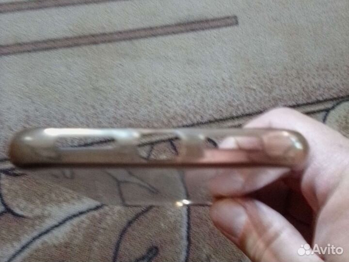 Чехол на смартфон