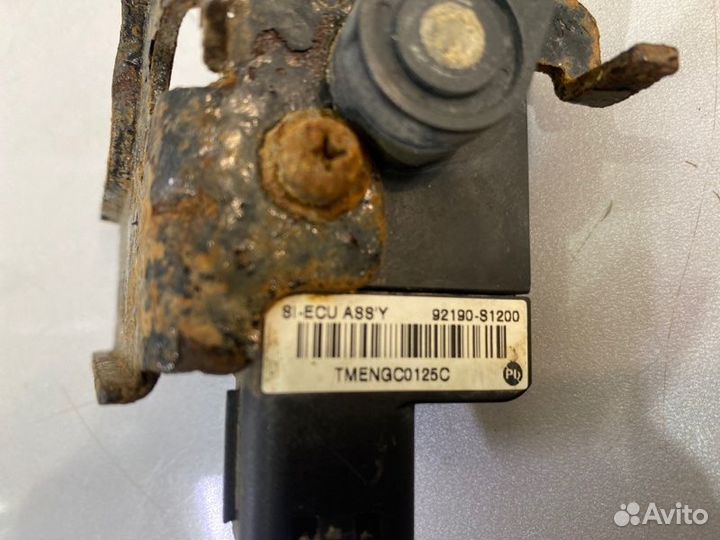 Датчик положения кузова задний левый Hyundai Santa