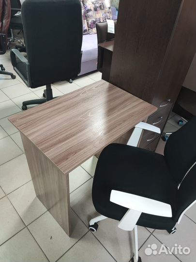 Стол письменный компьютерный