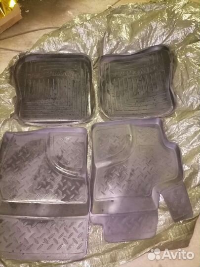 Резиновые коврики универсальные