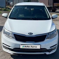 Kia Rio 1.4 MT, 2015, битый, 195 000 км, с пробегом, цена 373 000 руб.