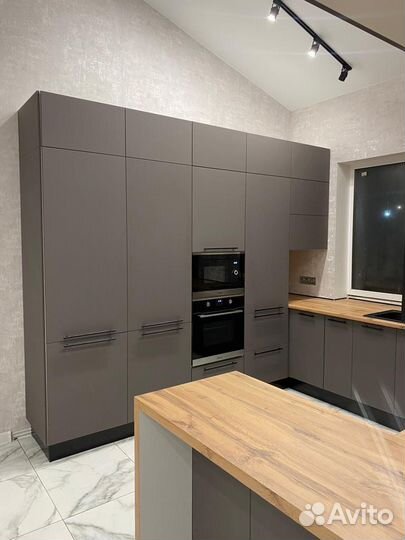 Кухонный гарнитур угловой