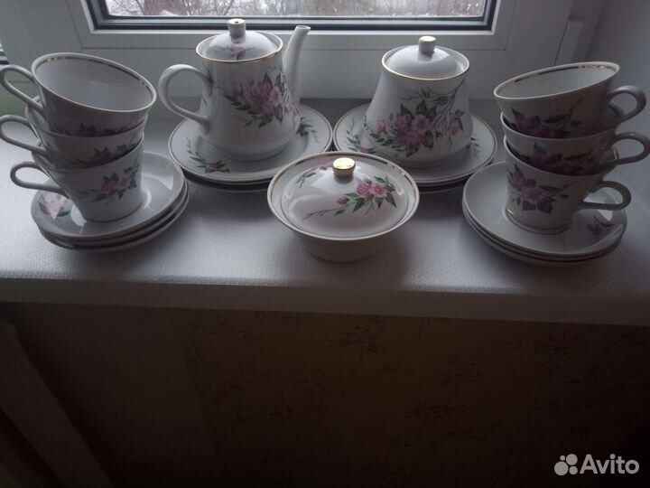 Сервиз чайный с тарелками