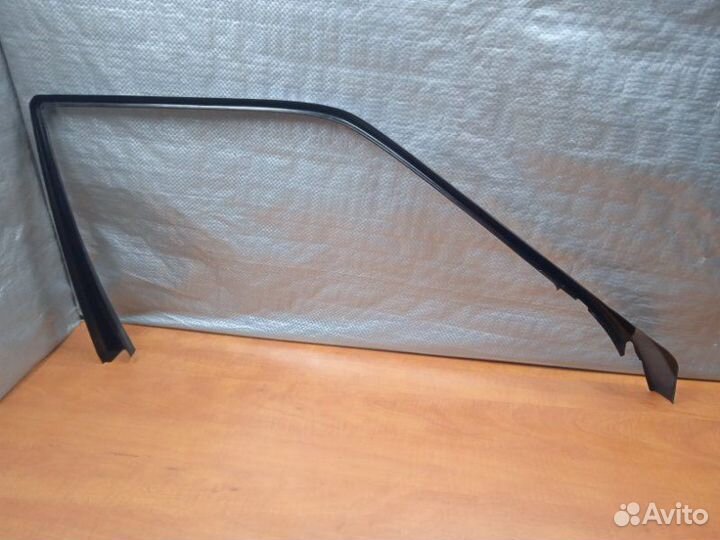 Накладка рамки двери передняя правая Mercedes-Benz