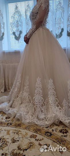 Свадебное платье