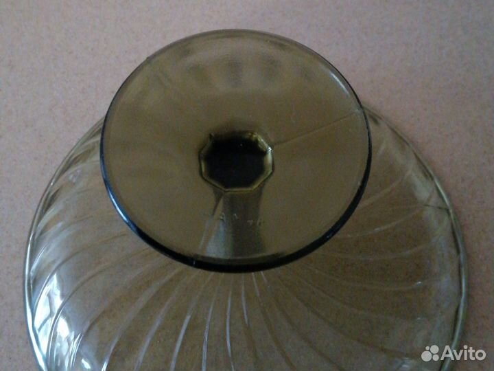 Ваза времен СССР на ножке для фруктов