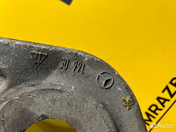 Рычаг подвески верхний задний левый Mercedes Benz