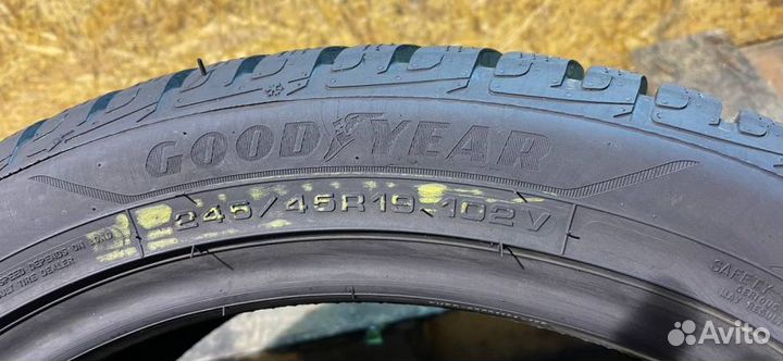 Goodyear UltraGrip Performance+ 245/45 R19