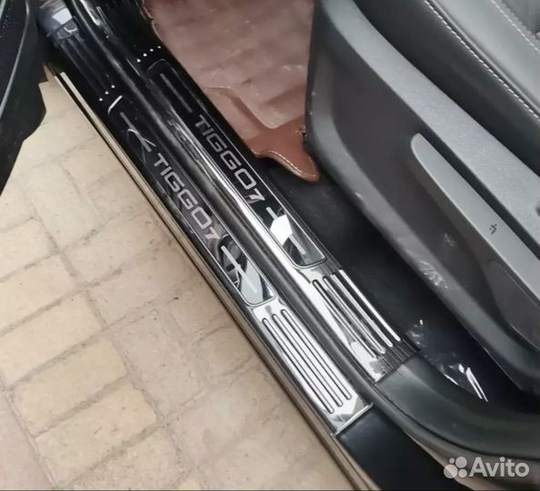 Накладки на пороги (внешние) Chery Tiggo 7 Pro / Черри Тигго 7 Про 2020-2022 г.в black (металл)