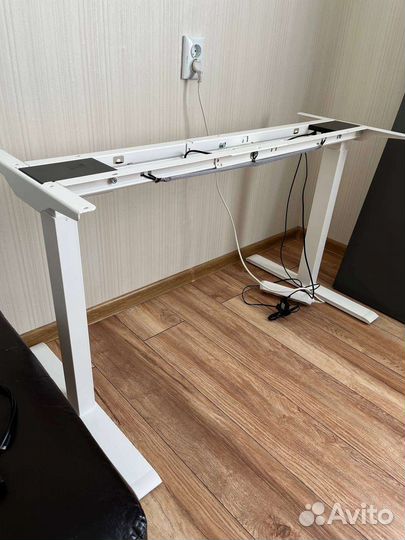 Икеа компьютерный стол родульф,цвет: белый