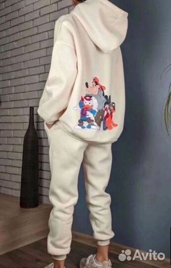 Спортивный костюм женский