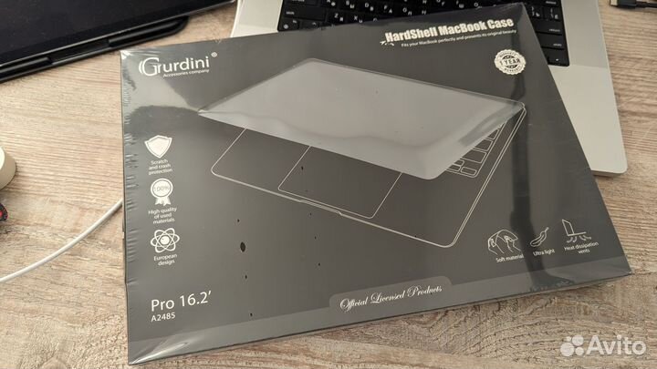 Чехол для Apple MacBook Pro 16 матовый черный