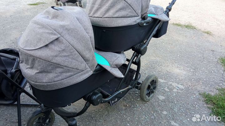 Коляска для двойни