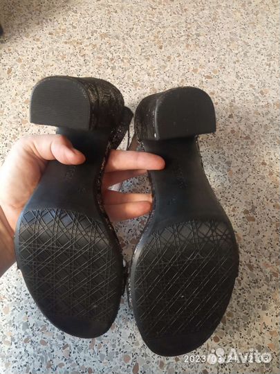 Босоножки женские 37 размер