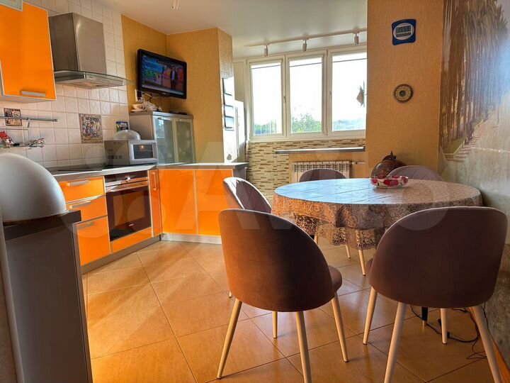 4-к. квартира, 130 м², 5/17 эт.