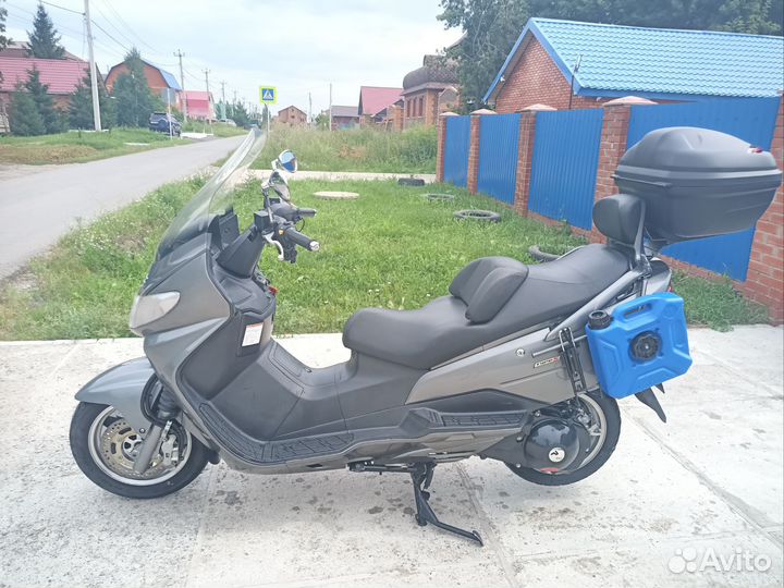 Suzuki sky wave