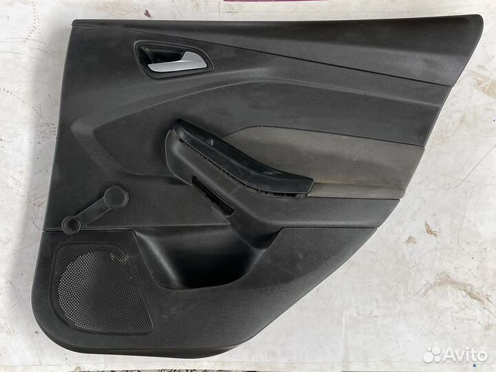 Обшивка двери ford focus 3