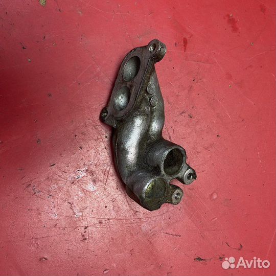 Фланец системы охлаждения 1407531U00 Nissan Maxima