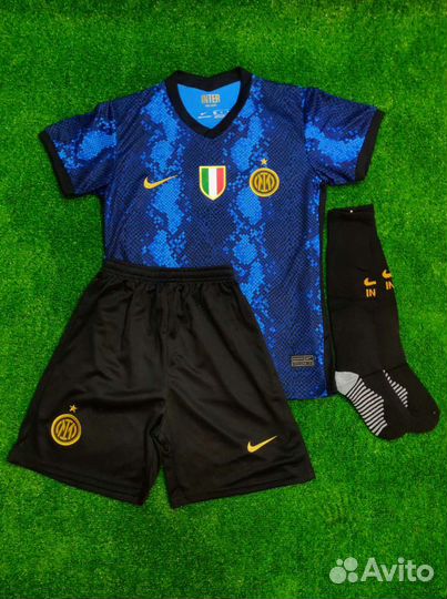 Футбольная форма Интер сезона 2021/22