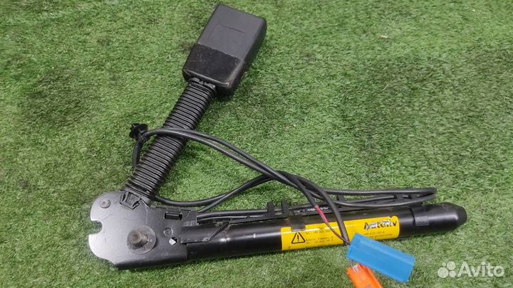 Преднатяжитель ремня правого Land Rover Freelande