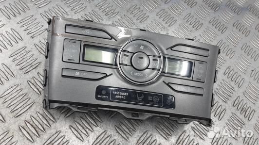 Блок управления печки и климат-контроля toyota aur