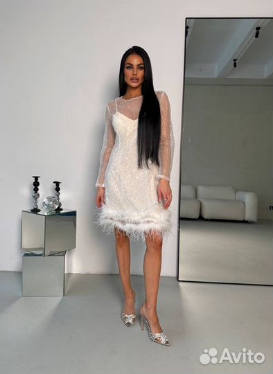 Платье с перьями Balmain