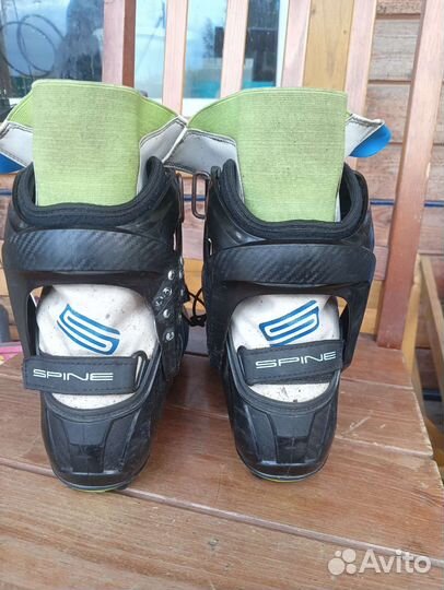 Лыжные ботинки