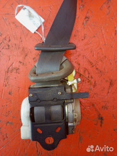 Ремень безопасности передний правый Toyota Noah