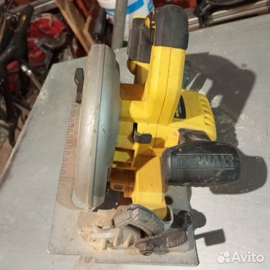 DeWalt dcs570