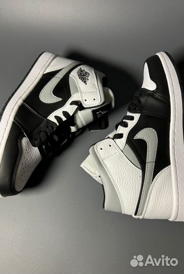 Кроссовки Nike Air Jordan 1 Black & White Люкс