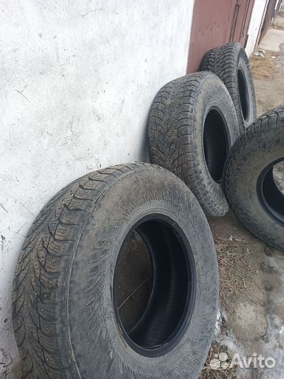 Nokian Tyres Hakkapeliitta 8 285/75 R16