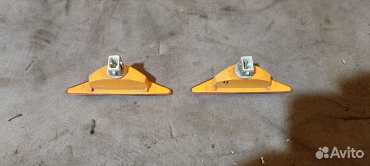 Повторитель поворотов в крыло Фокус 1