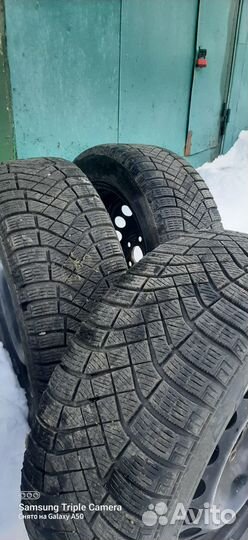 Pirelli Ice Zero 205/60 R16