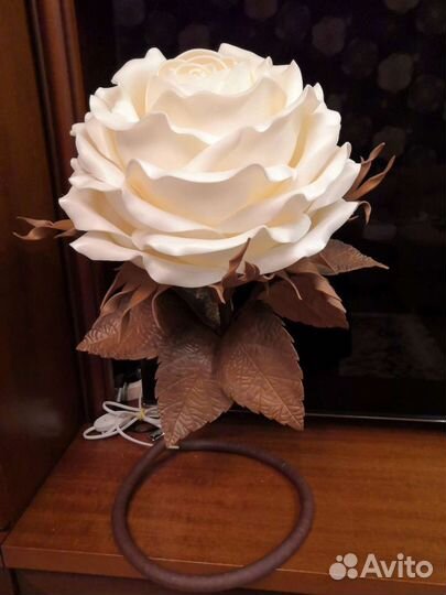 Цветок светильник из изолона.