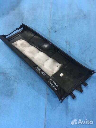 Обшивки средней стойки Фольксваген Пассат Б7