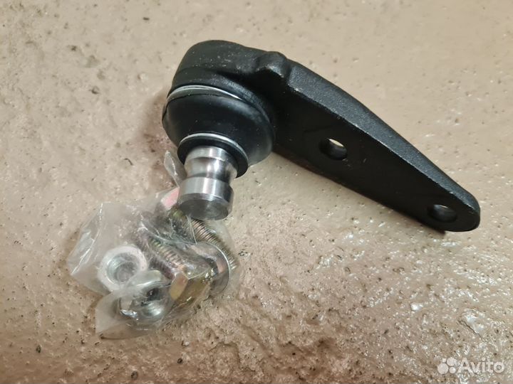 Шаровая опора правая Audi 80 B3 без гур