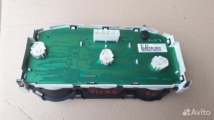 Щиток приборов Nissan Tiida Latio DBA-SC11 HR15DE