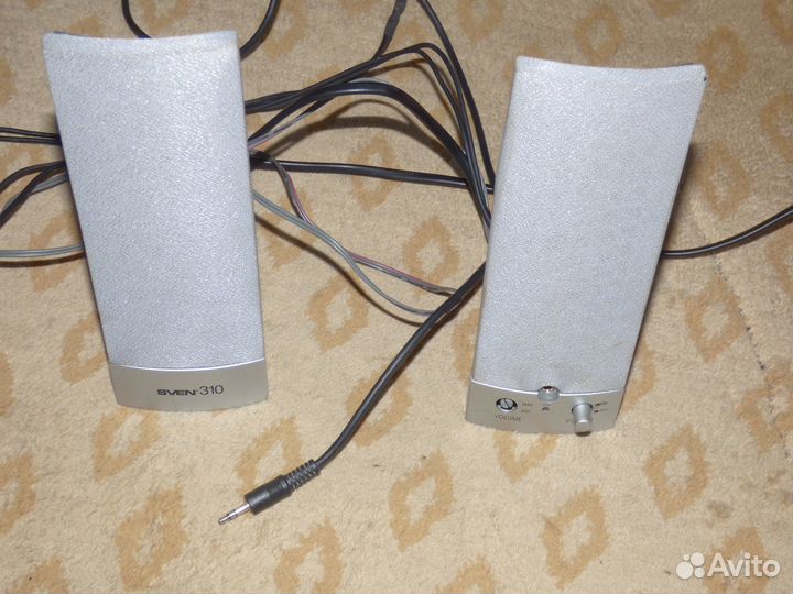 Колонки активные Genius SP-120 или Sven 310