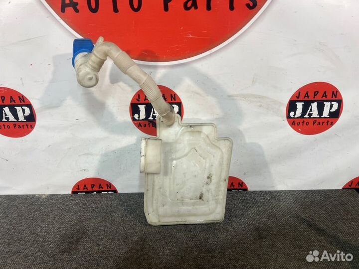 Бачок омывателя Volkswagen Golf 6 MK