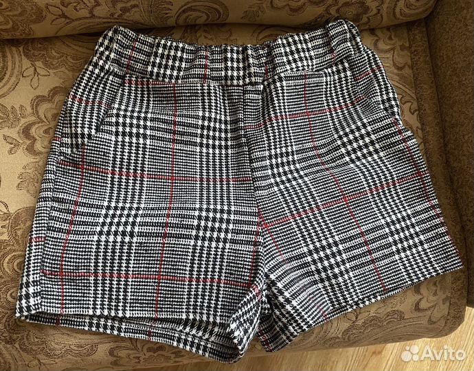 Продам костюм женский твидовый с шортами