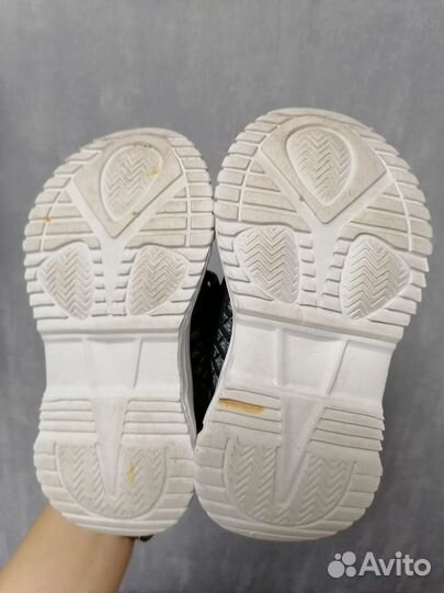 Кроссовки детские 24