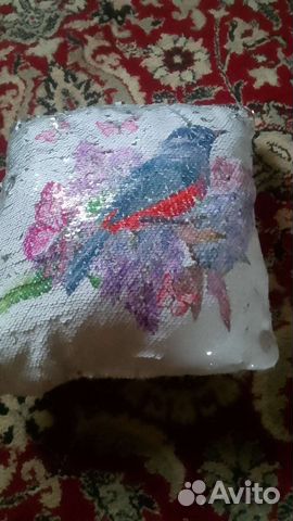 Декоративные подушки с пайетками