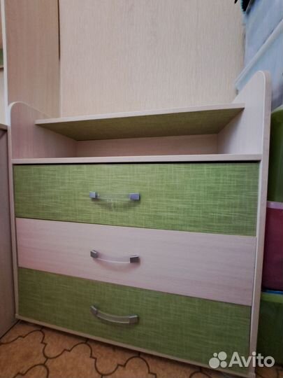 Комплект мебели в детскую