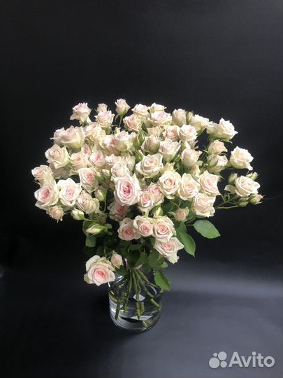 Розы кустовые 11 штук 60 см