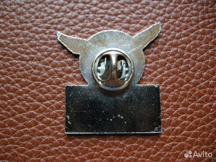 Значек Eagle Beer и Отличник соцсоревнования