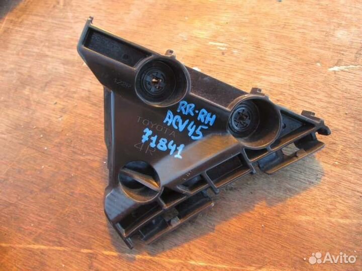 Крепление бампера заднее правое Toyota Camry ACV45